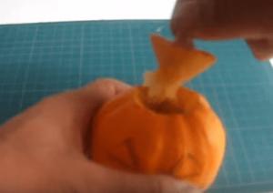 ハロウィンかぼちゃランタン作り方飾り種類くり抜き方16
