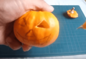 ハロウィンかぼちゃランタン作り方飾り種類くり抜き方18