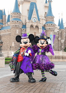 ディズニーハロウィン18の混雑予想 平日や待ち時間は コトログ