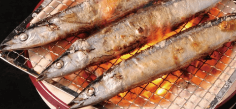 さんまの塩焼きの内蔵や小骨の取り方 きれいな食べ方まとめ コトログ
