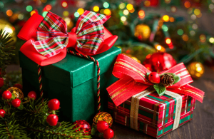 クリスマスプレゼント彼氏が高校生なら ランキングや予算はいくら コトログ