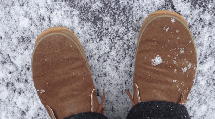 雪の日のスーツに合うレディース靴は 通勤や面接でもブーツは大丈夫 コトログ