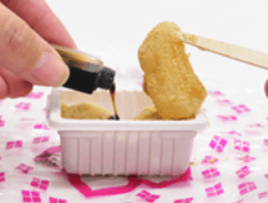 信玄餅の正しい食べ方は 冷やすと美味しい こぼさないための方法も コトログ